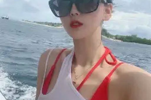 中年演员塌房天花板带亲闺女当出轨遮羞布