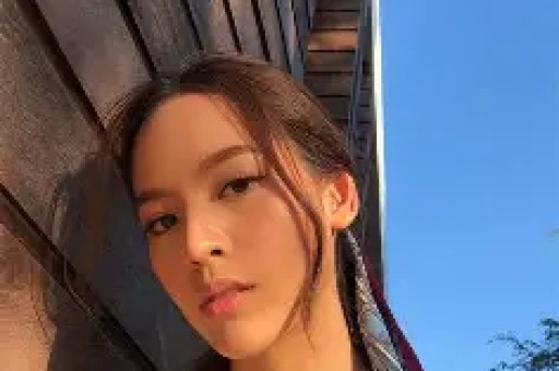 10年前那个放弃百万年薪回国当村官的秦玥飞现状如何？