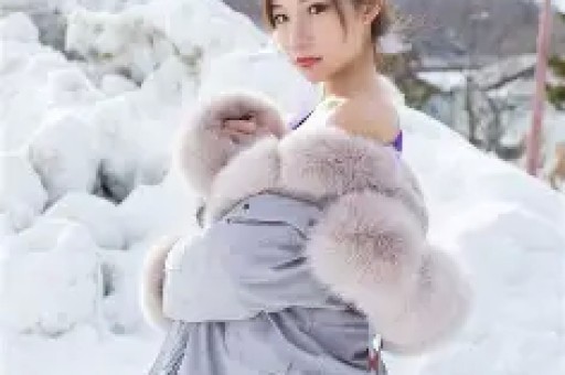 黄渤与神秘女子玩至深夜惹绯闻本尊发图公开女方身份否认出轨